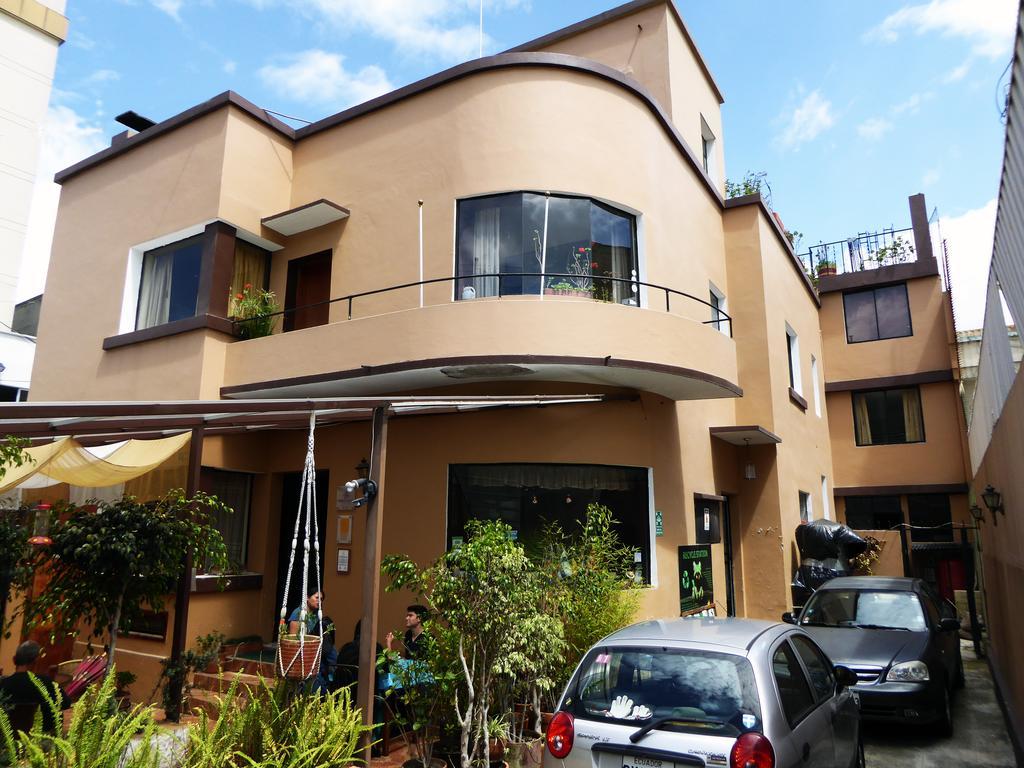 Jhomana Guesthouse キト エクステリア 写真