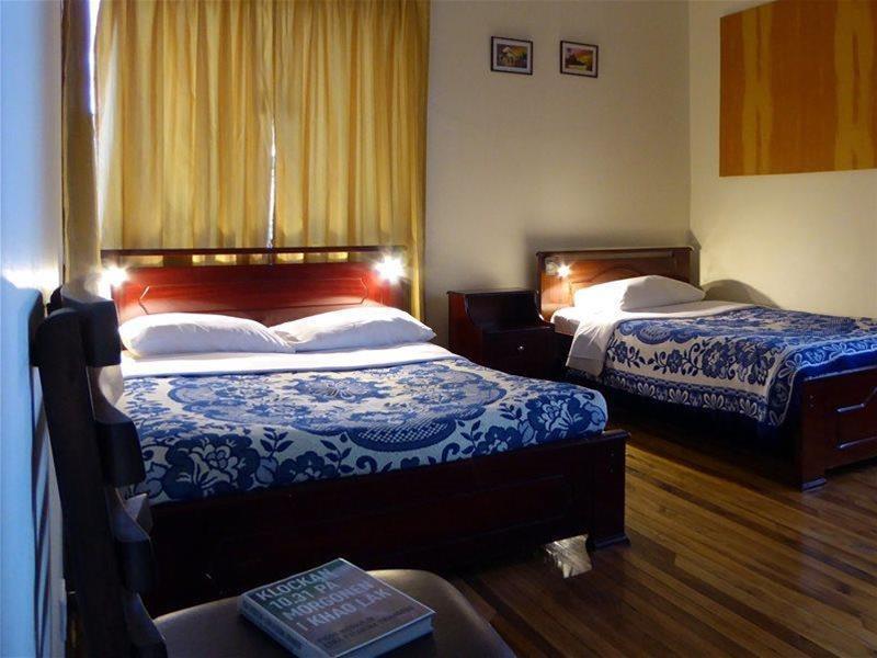 Jhomana Guesthouse キト エクステリア 写真